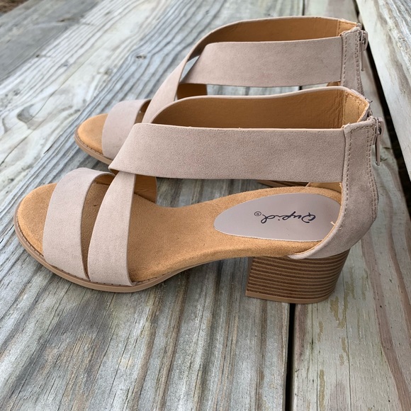 Qupid Doria Sandal | Taupe Zip Back - Picture 2 of 8